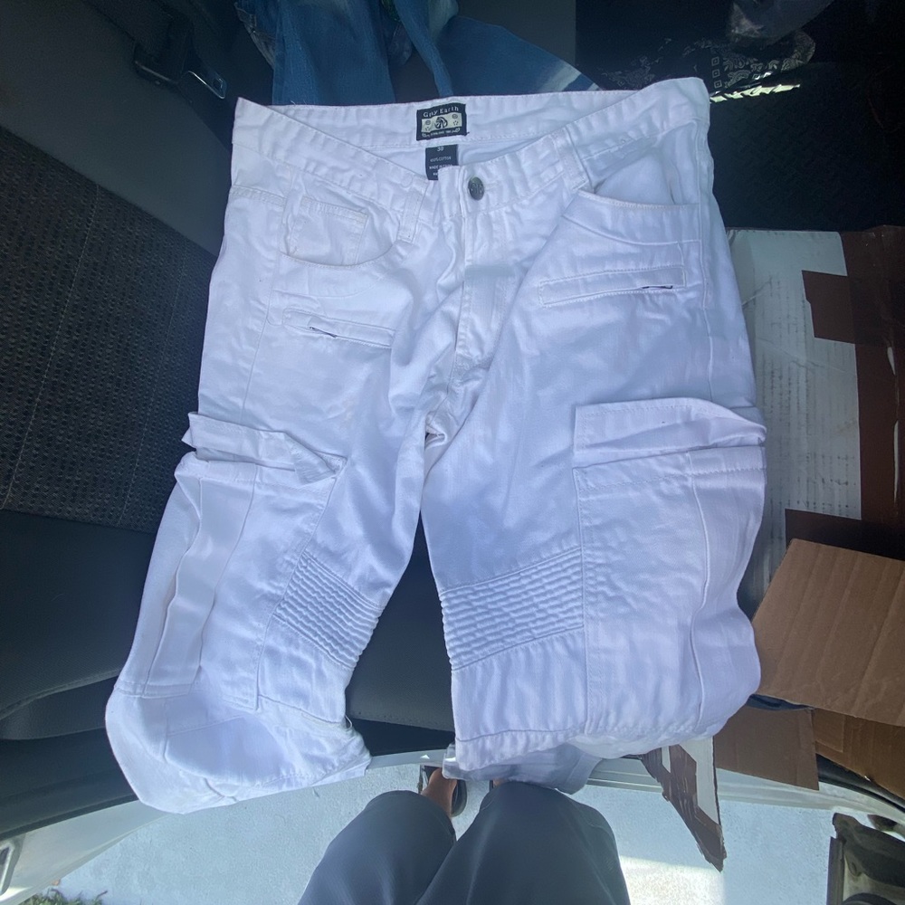 Men’s Gray Earth all white jeans